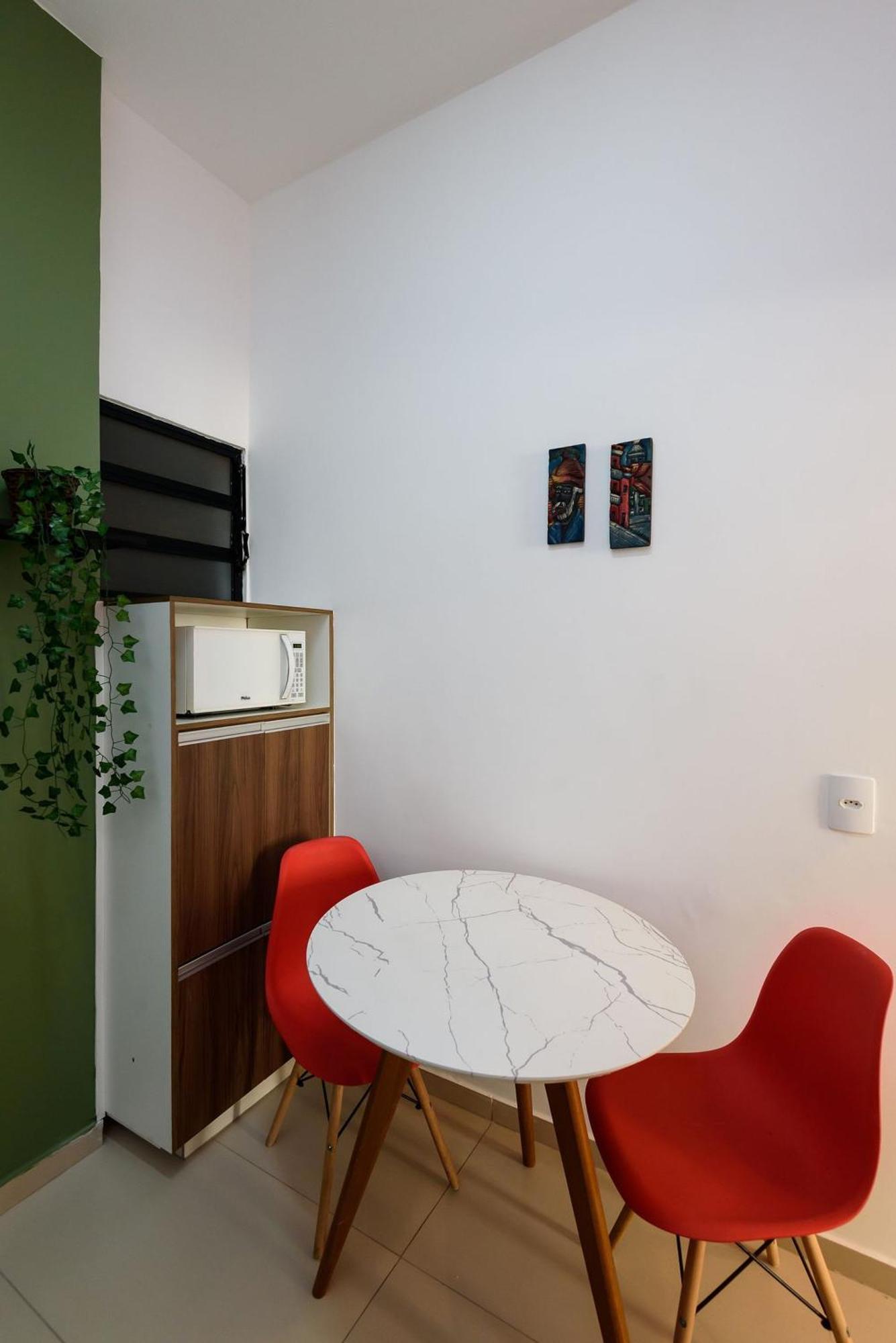 Renovado E Completo A 200m Da | Nsc 1085/914 Apartamento